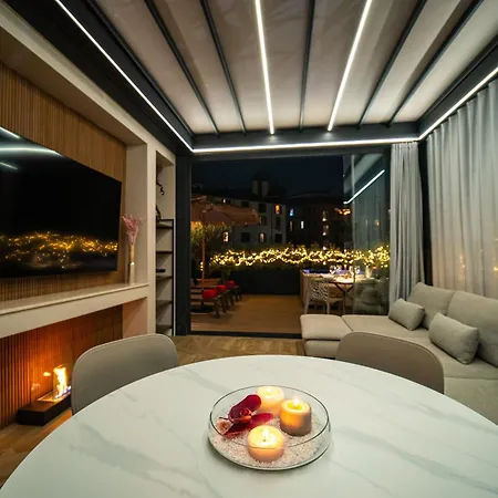 Modigliani Terrace Jacuzzi Golden House Milan